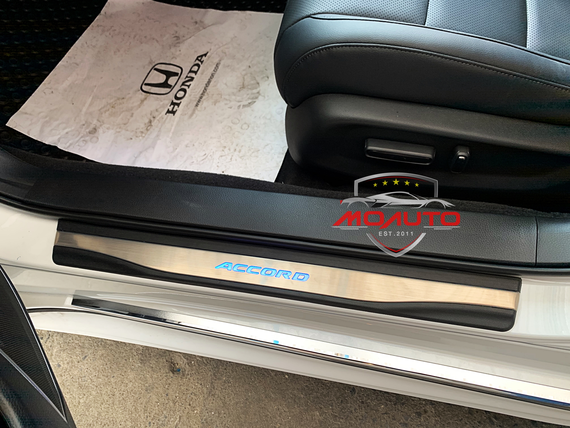 สคับเพลท LED กันรอยชายบันได ACCORD G10