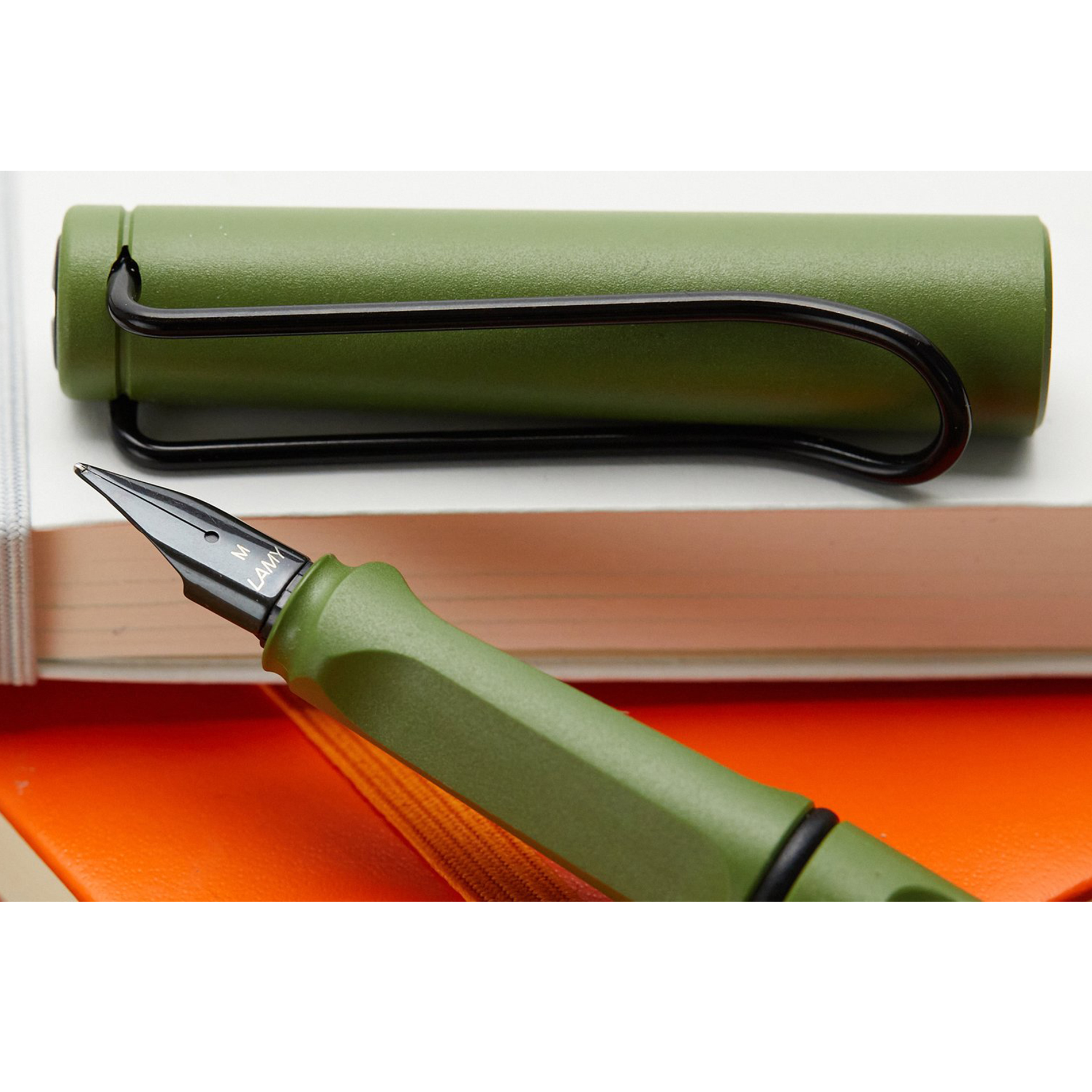 LAMY safari fountain pen savannah green 2021 limited edition
