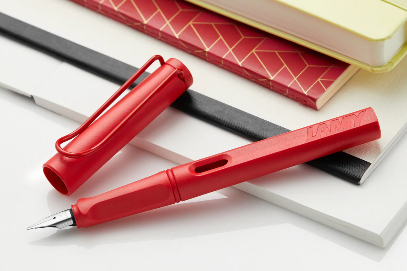 Lamy box set safari strawberry fountain pen