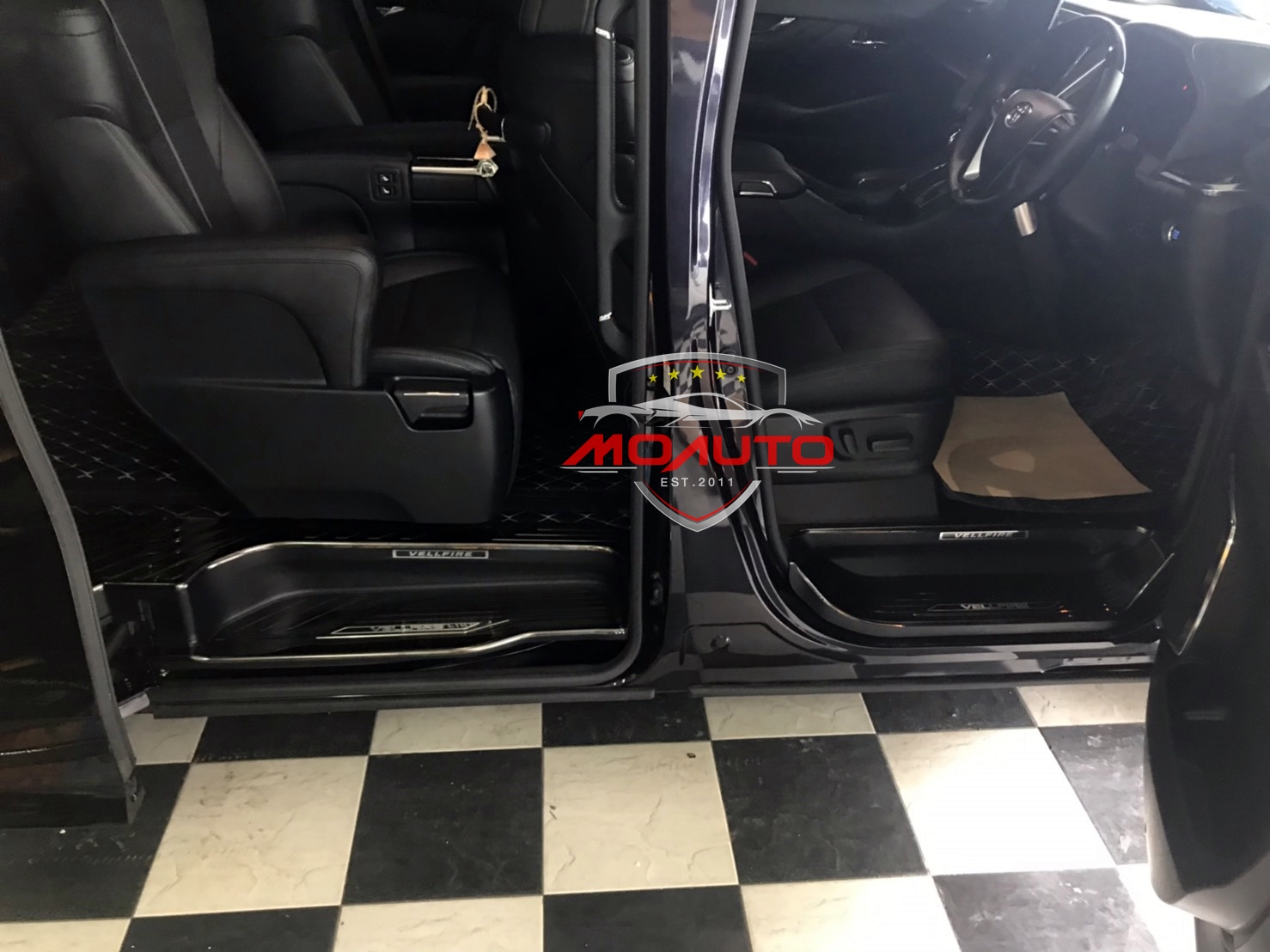 เพลทกันรอยเท้าชายประตู ALPHARD / VELLFIRE MC V2