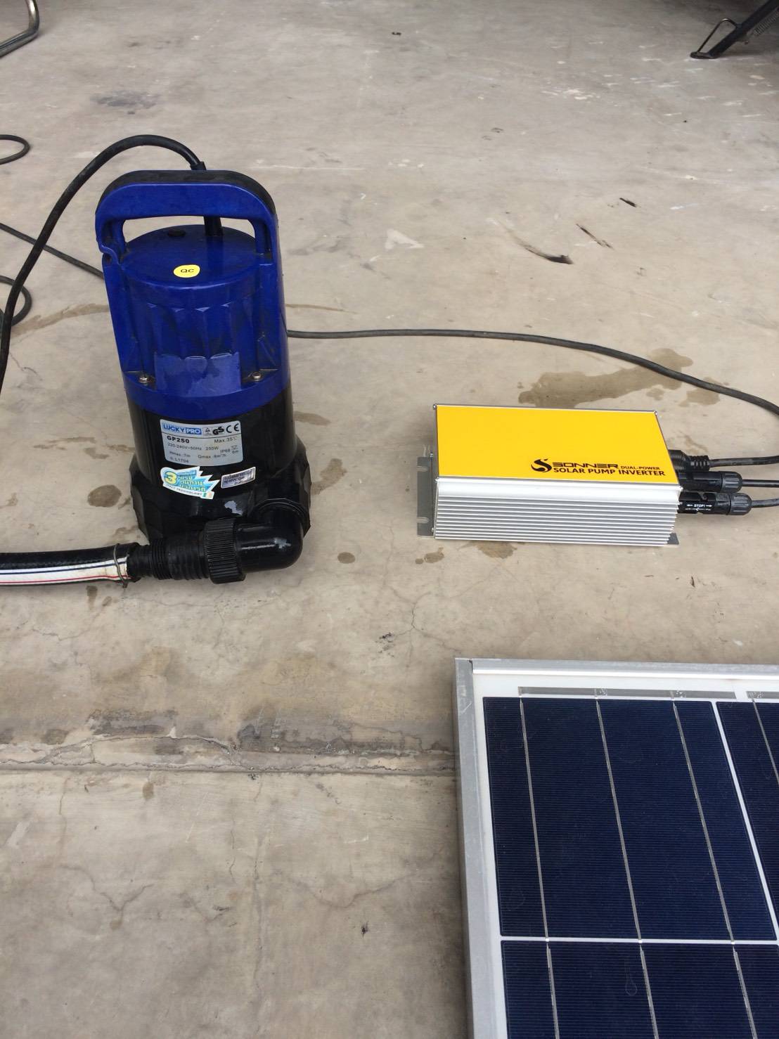 SONNER 250W โซล่าปั๊มอินเวอร์เตอร์ซอนเนอร์สำหรับปั๊มน้ำ 1 เฟส 220V ขนาดไม่เกิน 250W