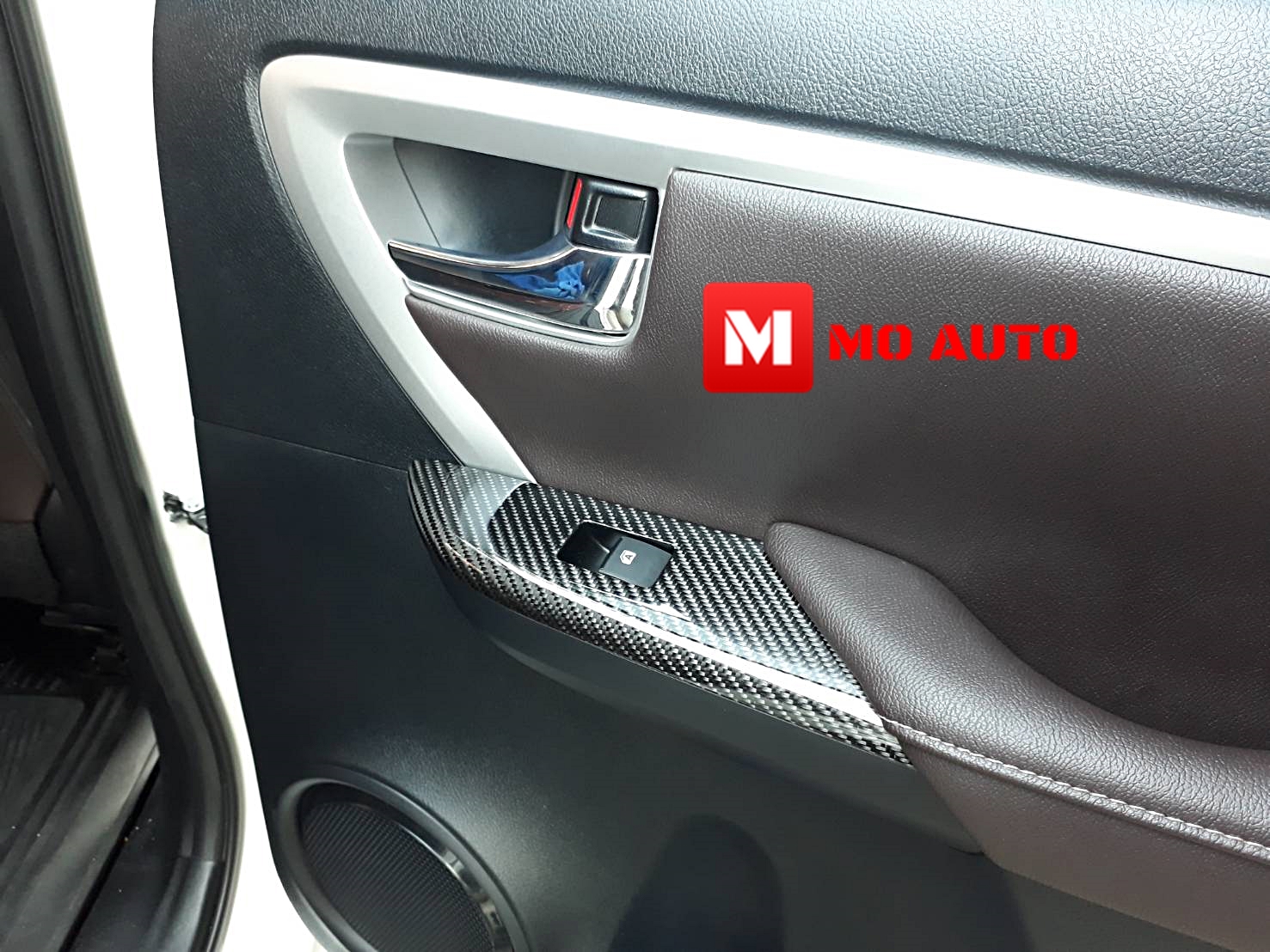 แผงสวิตประตูคาร์บอนแท้ NEW FORTUNER REVO