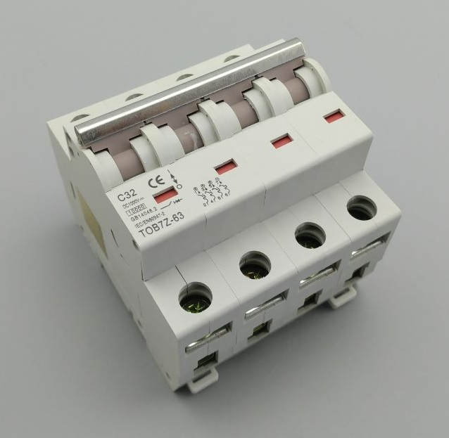 เบรกเกอร์ดีซีสำหรับโซล่าเซลล์ (DC Breaker for Solar Cell System) พิกัดกระแส 32A/1000V