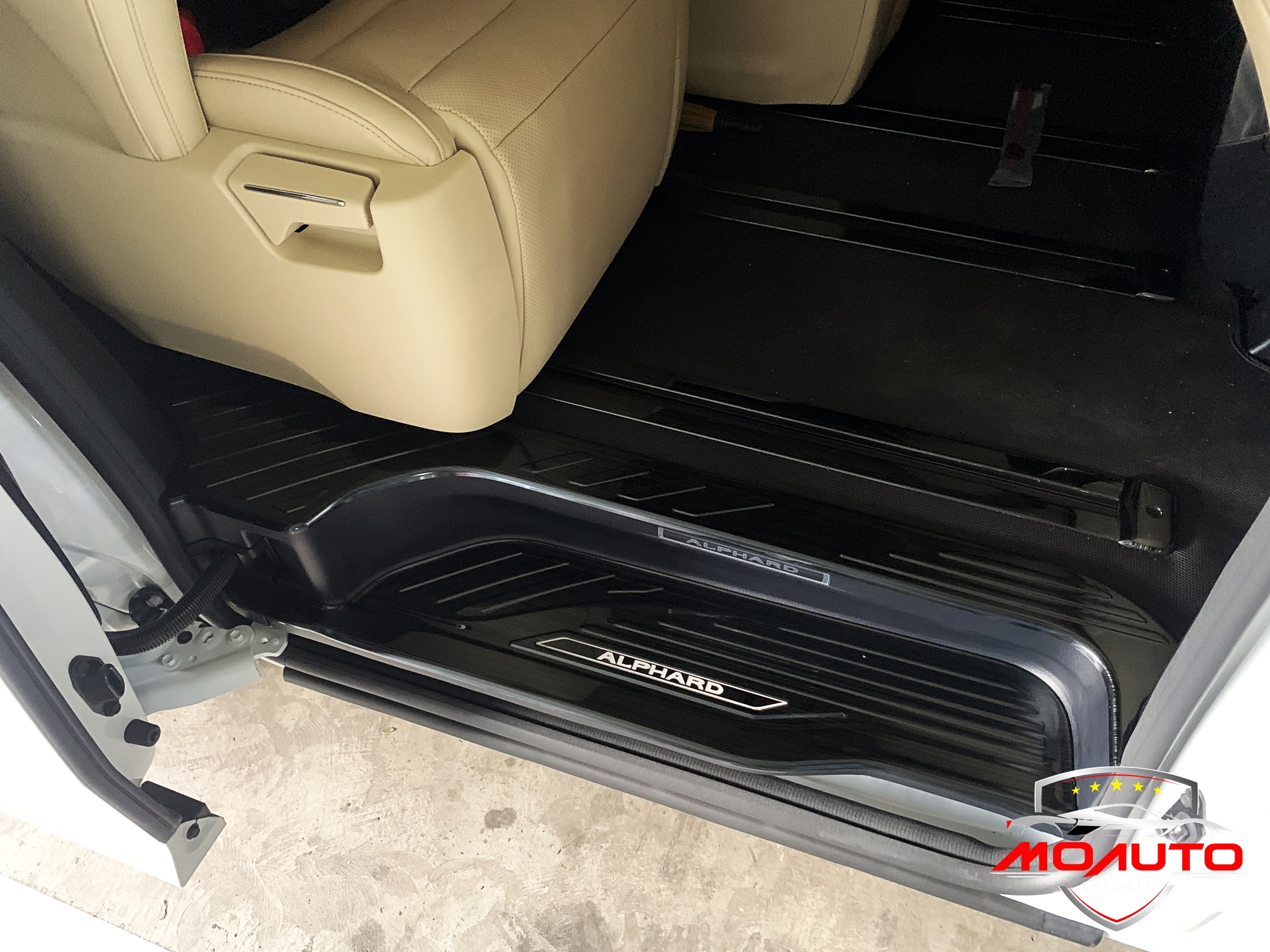 เพลทกันรอยเท้าชายประตู ALPHARD / VELLFIRE MC V2