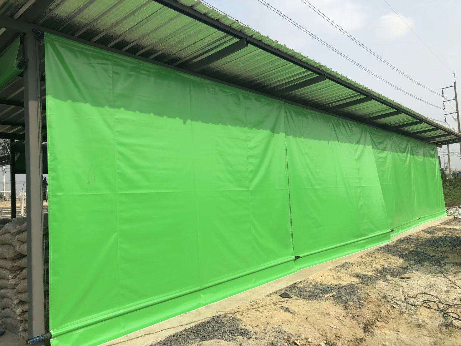 ผ้าใบชักรอก กว้าง 6เมตร สูง 3.0เมตร (ไม่รวมเสาค้ำ) กันสาดผ้าใบ ชักรอกผ้าใบ ผ้าใบม้วนขึ้นลง ผ้าใบม้วนเก็บได้ ผ้าใบตลาดนัด มีทุกสี 6m x 3.0m