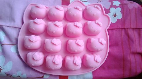 แม่พิมพ์ hello kitty 16 ช่อง 3*2.5*2 cm