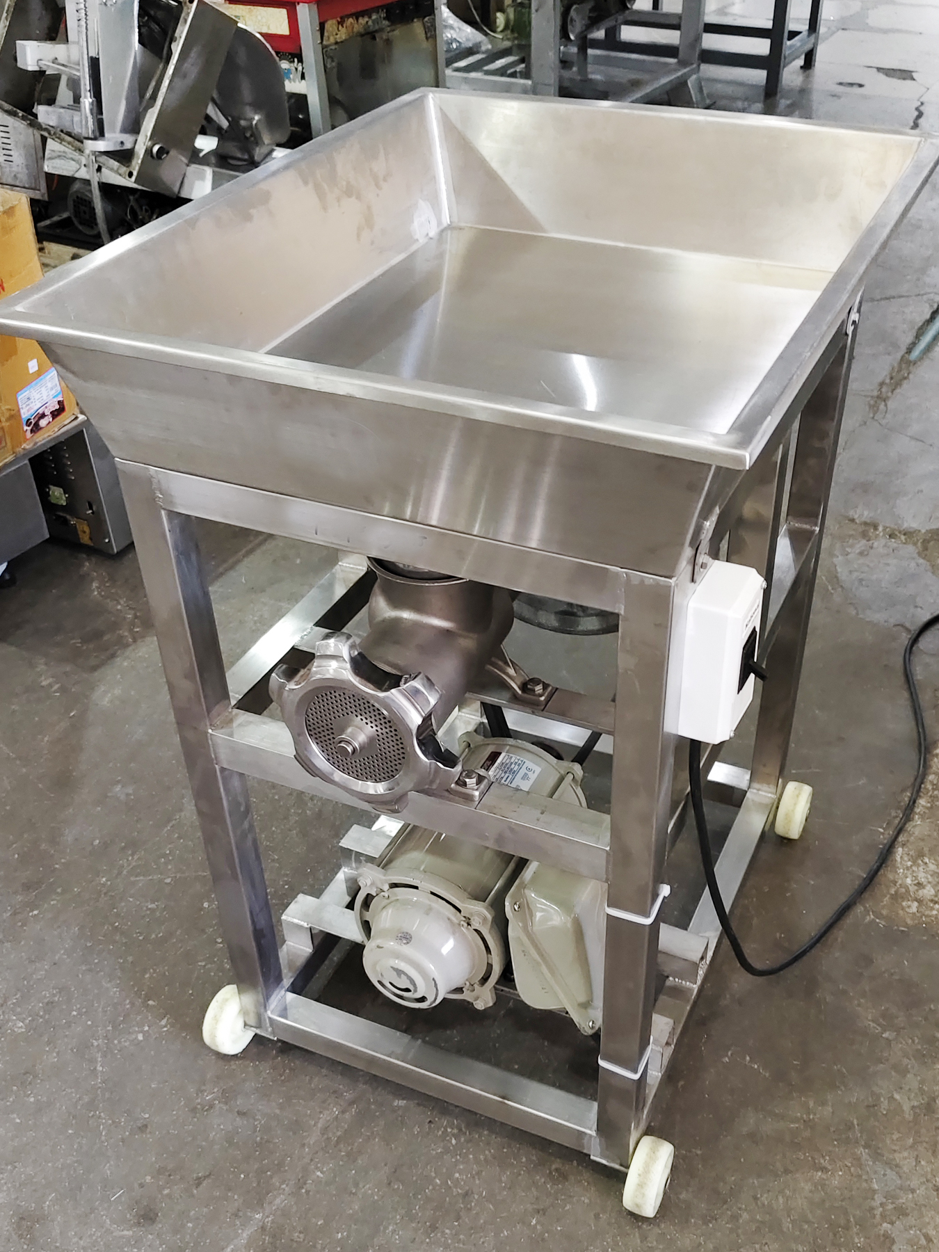 เครื่องบดหมูสแตนเลสเบอร์32 รุ่นใหญ่หนาพิเศษ