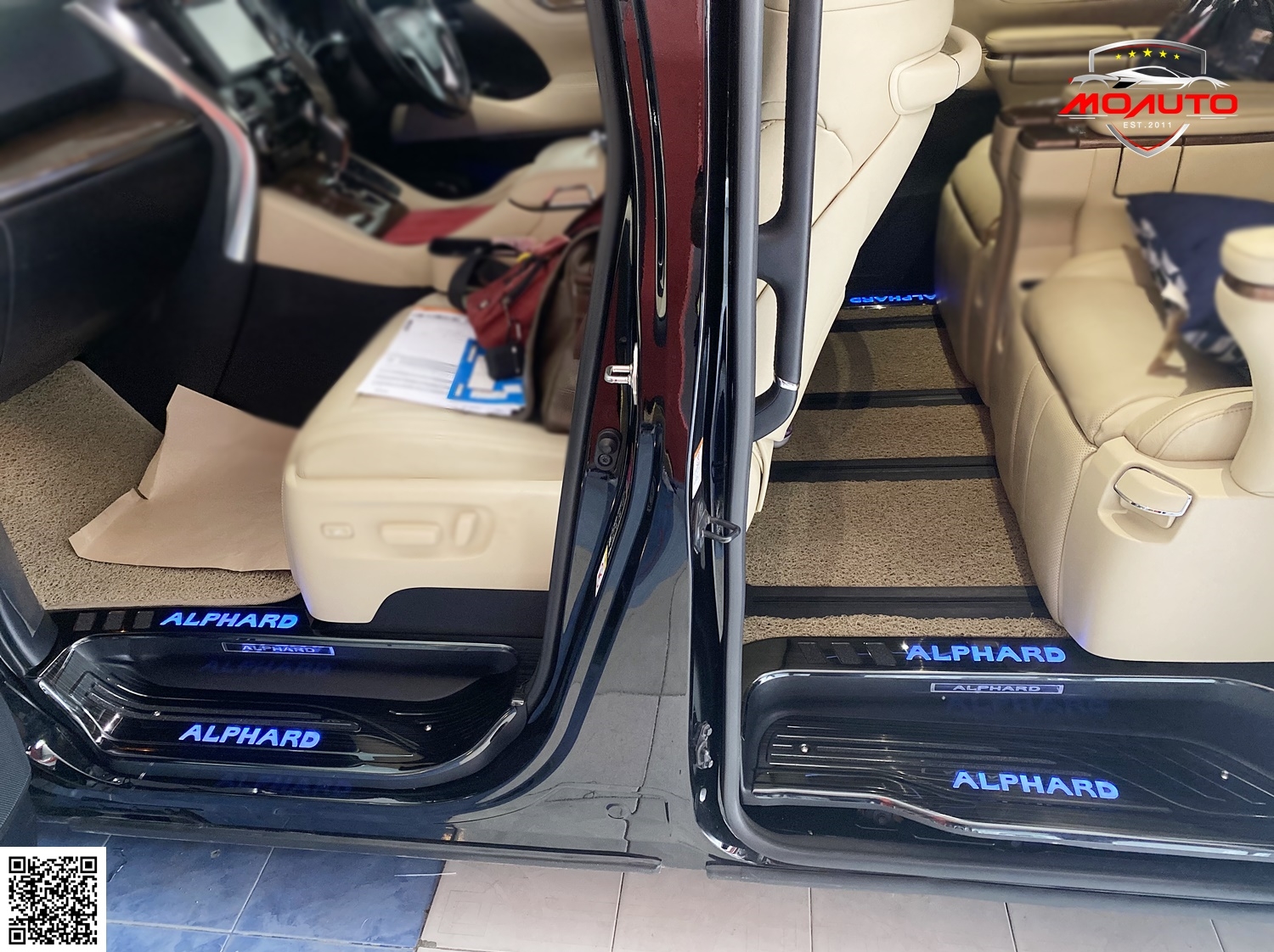 สคับเพลทกันรอยเท้า LED 8 ชิ้น ALPHARD / VELLFIRE MC