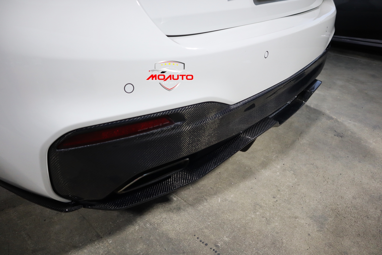 Diffuser BMW Series 5 G30 Pure Carbon ทรง MP