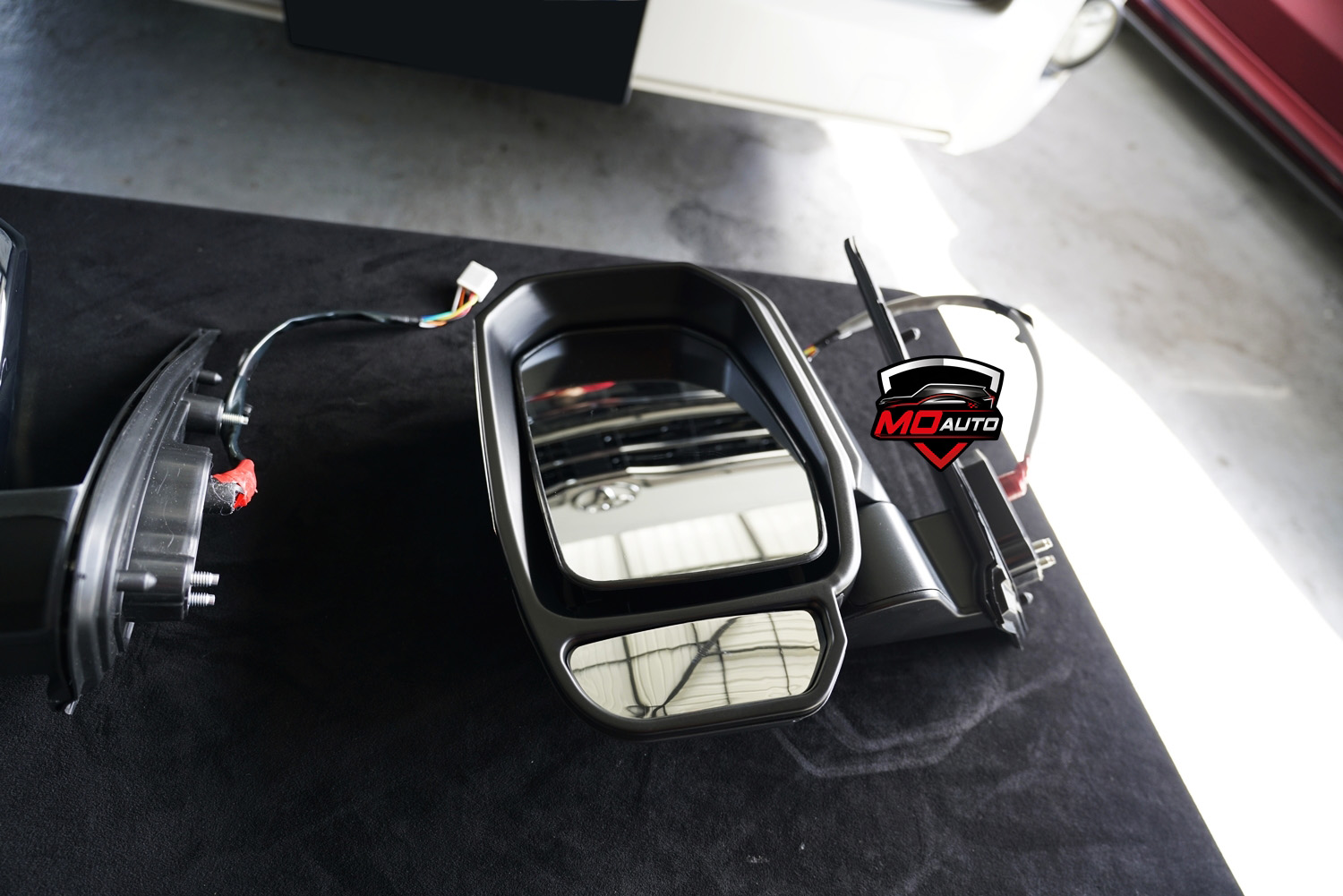 กระจกมองข้างรถตู้ ทรง Majesty สำหรับ Hiace 200 / COMMUTER / VENTURY