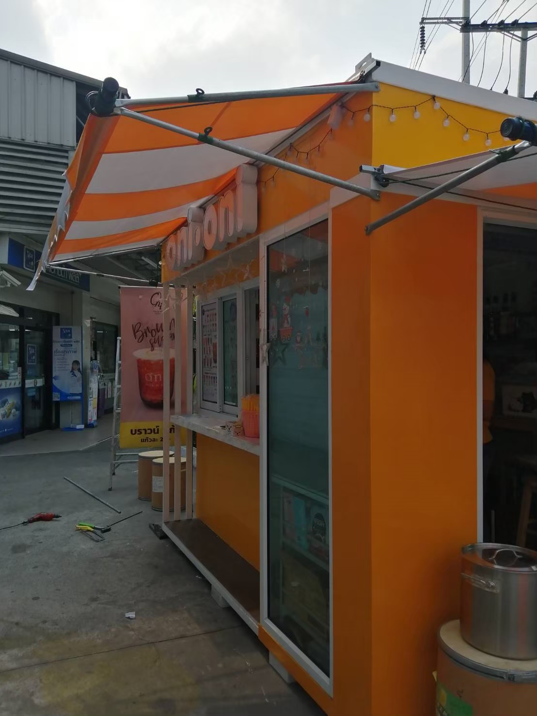 ผ้าใบชักรอก กว้าง 6เมตร สูง 5มตร (ไม่รวมเสาค้ำ) กันสาดผ้าใบ ชักรอกผ้าใบ ผ้าใบม้วนขึ้นลง ผ้าใบม้วนเก็บได้ ผ้าใบตลาดนัด มีทุกสี 6m x 5m