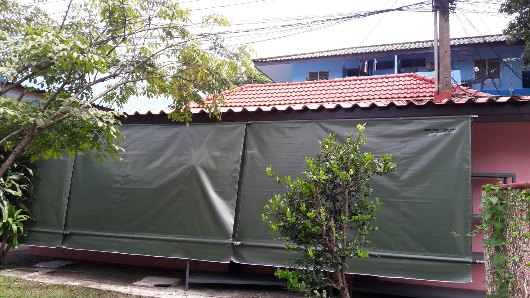 ผ้าใบชักรอก กว้าง 6เมตร สูง 5มตร (ไม่รวมเสาค้ำ) กันสาดผ้าใบ ชักรอกผ้าใบ ผ้าใบม้วนขึ้นลง ผ้าใบม้วนเก็บได้ ผ้าใบตลาดนัด มีทุกสี 6m x 5m