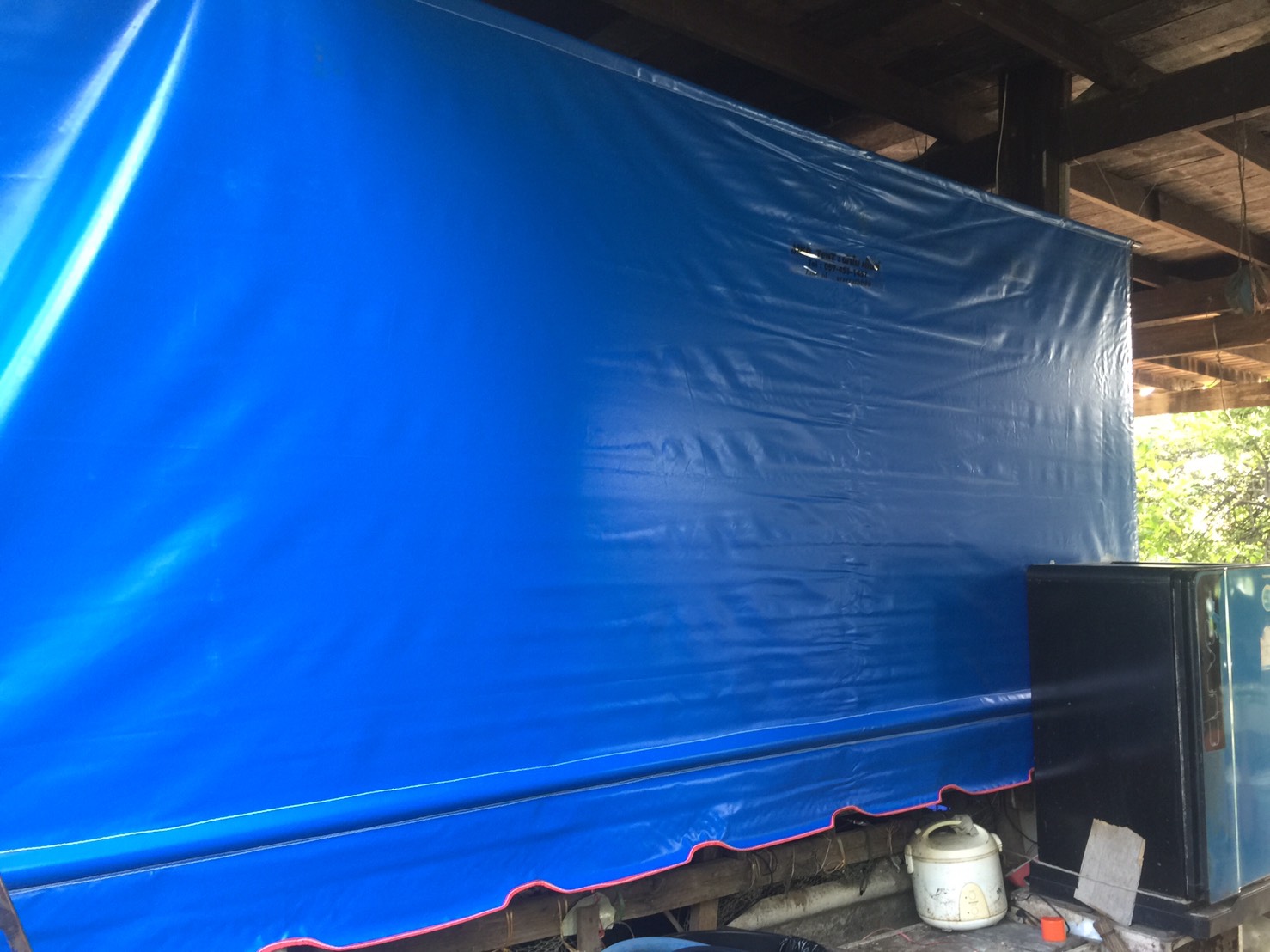 MKP TenT ผ้าใบชักรอก ขนาด กว้าง 1.5m สูง 5m (ไม่รวมเสาค้ำ) ผ้าใบกันสาด ผ้าใบกันฝน ผ้าใบม้วนกันฝน ผ้าใบม้วนกันแดด มีทุกสี ขาว แดง ดำ ชมพู น้ำเงิน ฟ้า เขียว ม่วง ครีม น้ำตาล 1.5m x 5m