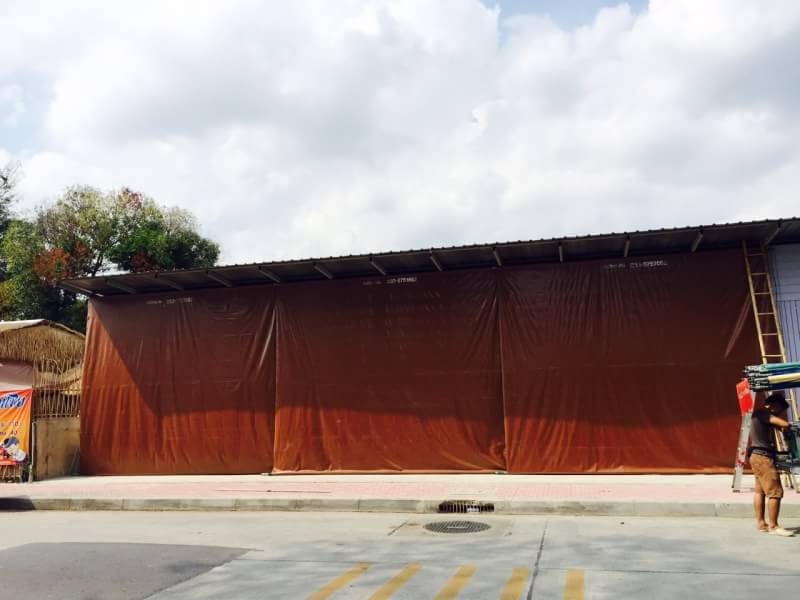 ผ้าใบชักรอก กว้าง 6เมตร สูง 5มตร (ไม่รวมเสาค้ำ) กันสาดผ้าใบ ชักรอกผ้าใบ ผ้าใบม้วนขึ้นลง ผ้าใบม้วนเก็บได้ ผ้าใบตลาดนัด มีทุกสี 6m x 5m