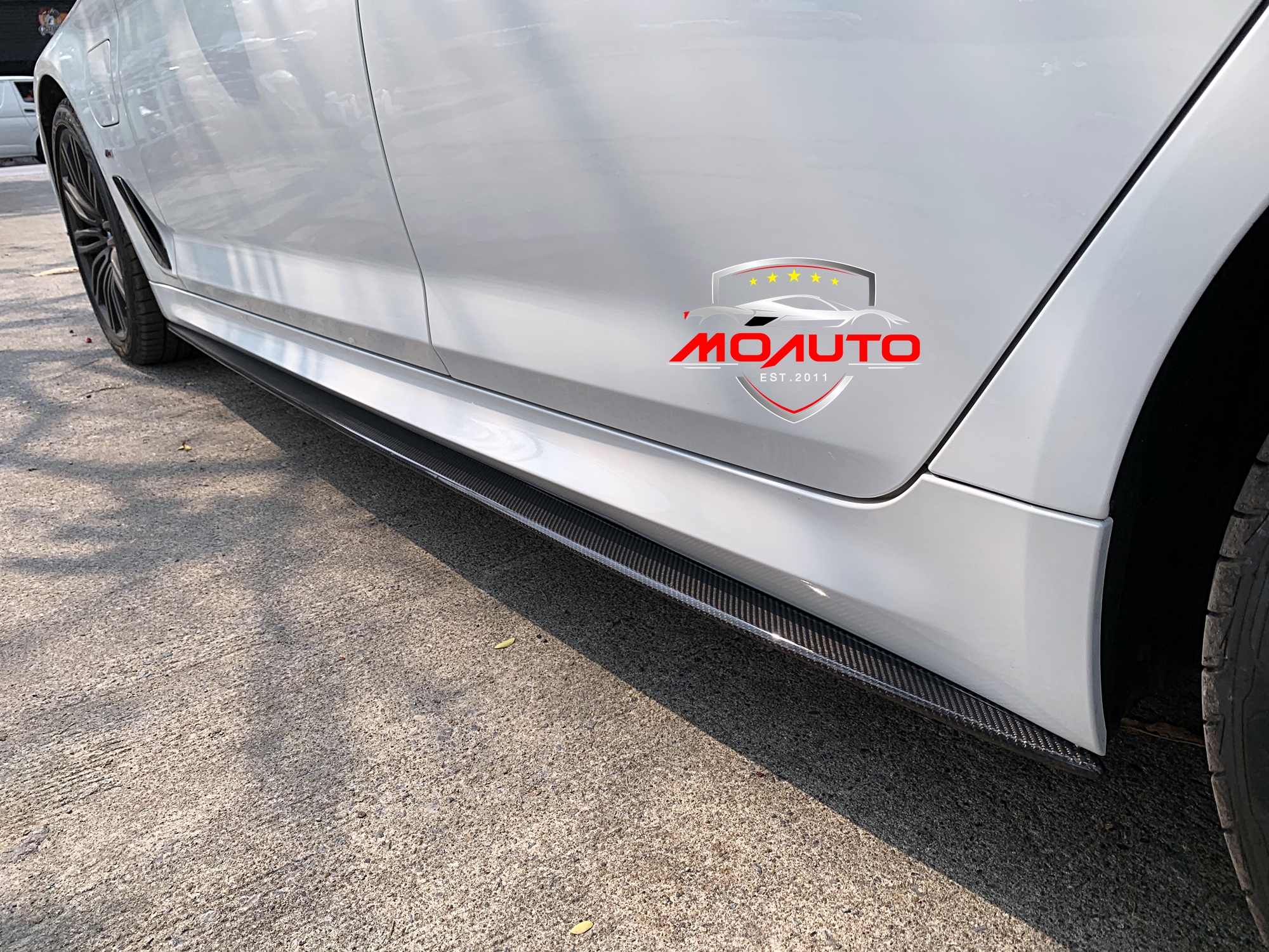 ลิ้นสเกิร์ตข้าง คาร์บอน แท้ / ดำเงา BMW G30