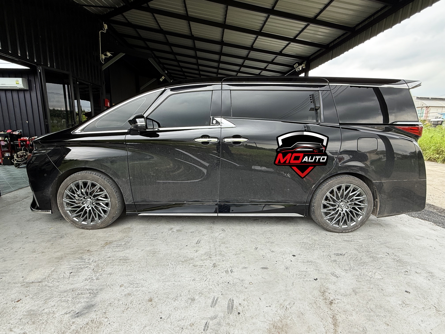 คิ้วกันกระแทกชายประตูล่าง ALPHARD 40 / VELLFIRE 40