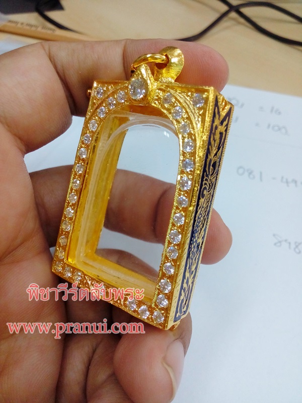 ตลับเงินลงยาฝังพลอย_ชุบไมครอนใส่พระสมเด็จ