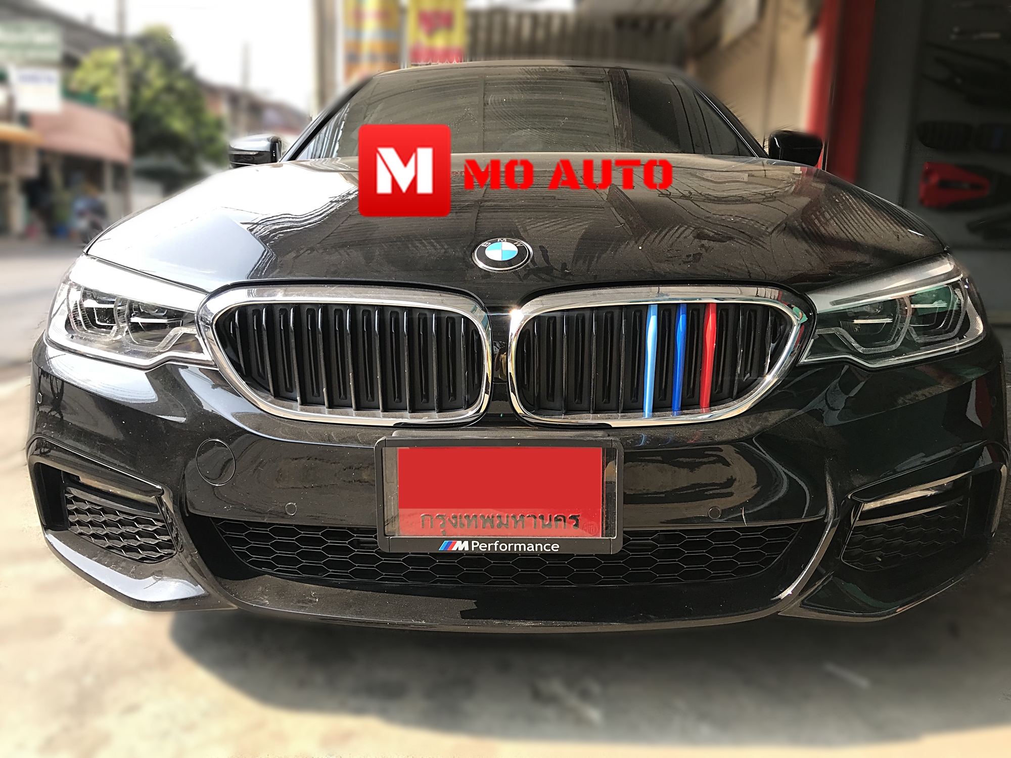 แถบสี ///M Performance ติดกระจังหน้า Series 5 G30 แถบสี ติดกระจังหน้า