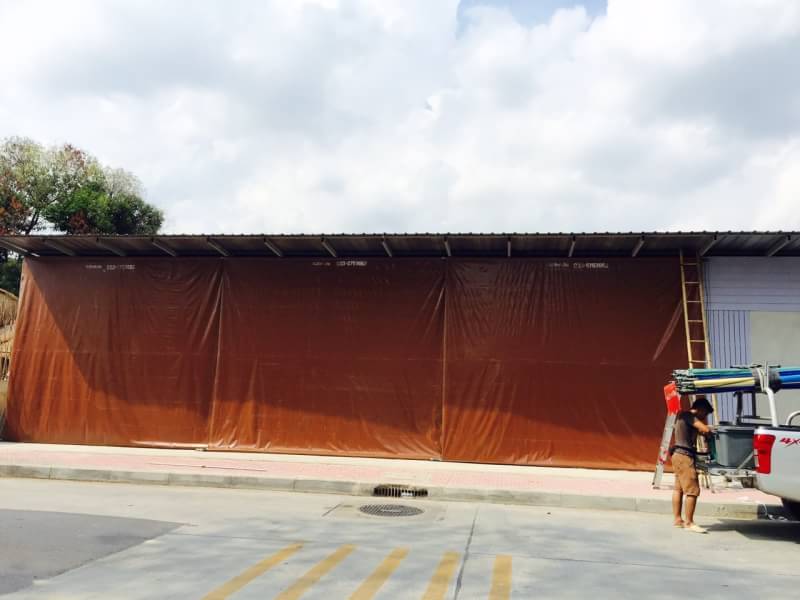 ผ้าใบชักรอก กว้าง 1เมตร สูง 6เมตร (ไม่รวมเสาค้ำ) กันสาดผ้าใบ ชักรอกผ้าใบ ผ้าใบม้วนขึ้นลง ผ้าใบม้วนเก็บได้ มีทุกสี 1m x 6m