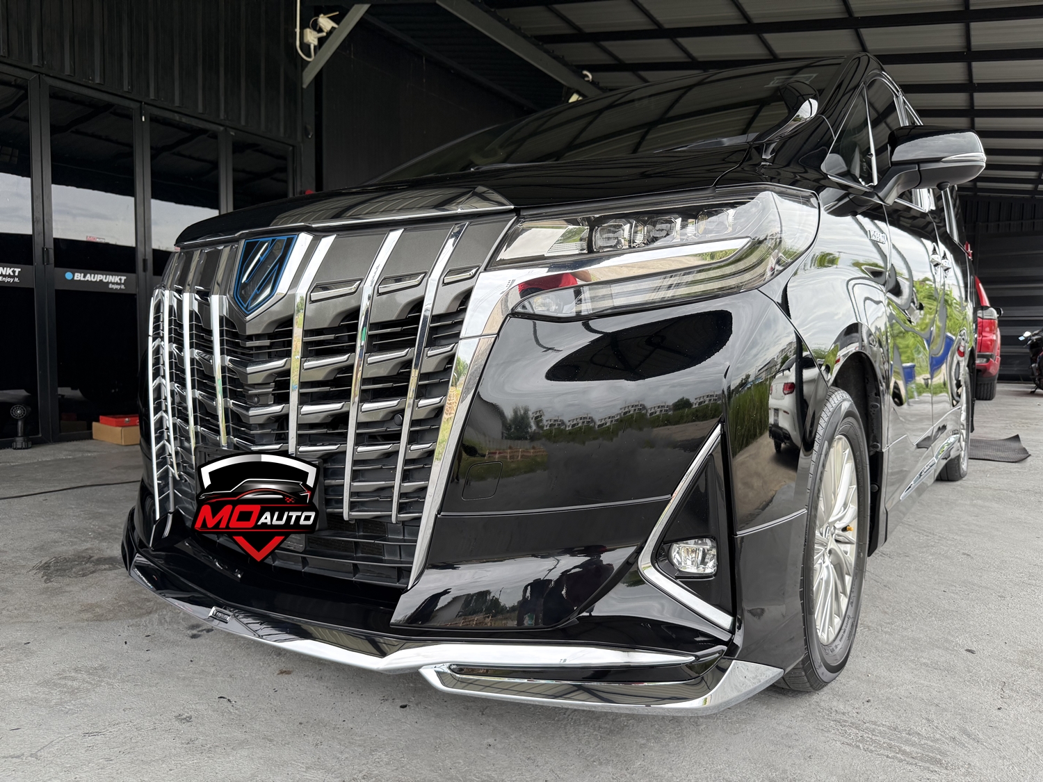 ชุดแต่งรอบคัน ALPHARD 30 HYBRID X ทรง Modellista