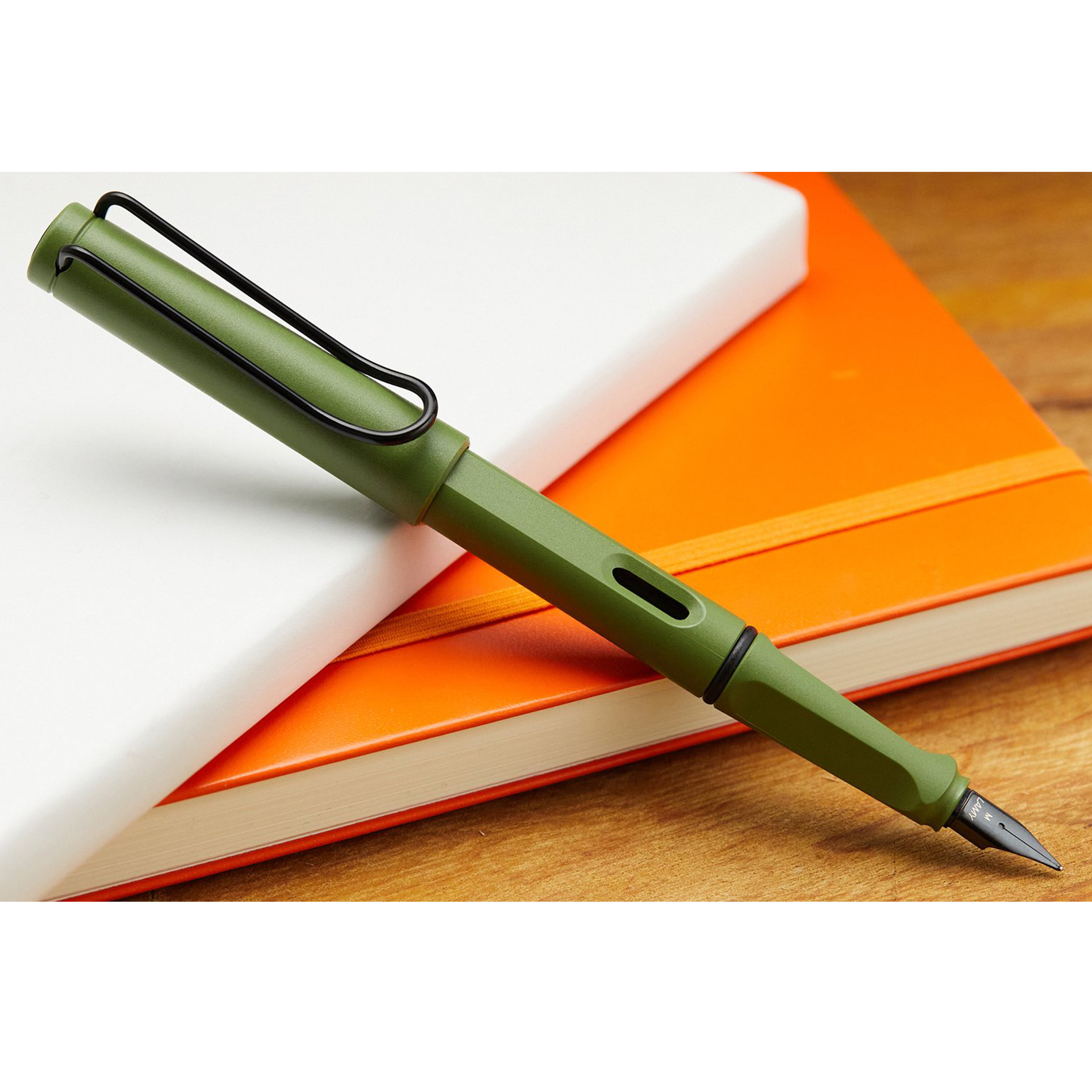 LAMY safari fountain pen savannah green 2021 limited edition