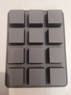 แม่พิมพ์ รูปจัตุรัส 12 ช่อง ขนาด3x1.9cm 25 g