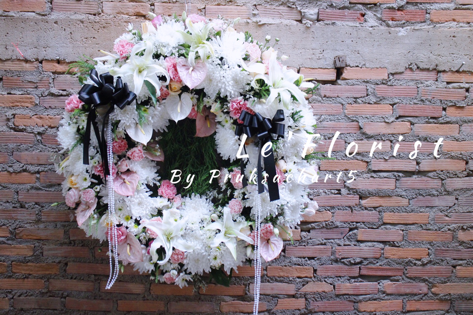 W25 Mix Flowers Wreath on Board