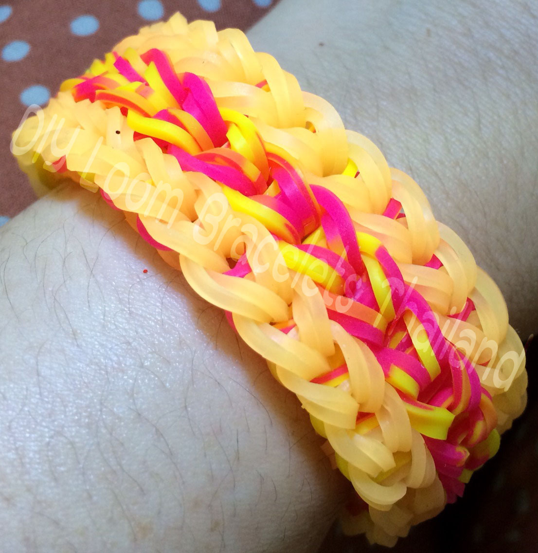 Loom Bands 100%ซิลิโคน สีส้มอ่อน 600 เส้น ( # 17 )