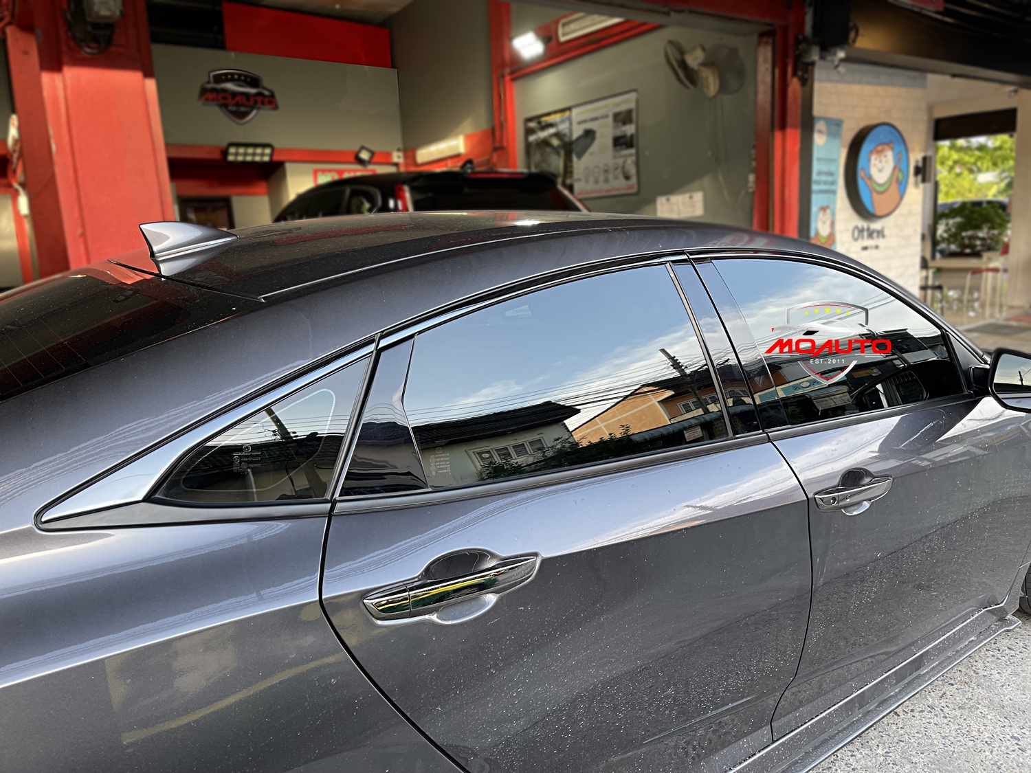 ขอบหน้าต่างบนสแตนเลทดำเงา 6 ชิ้น CIVIC FC 2016-2021