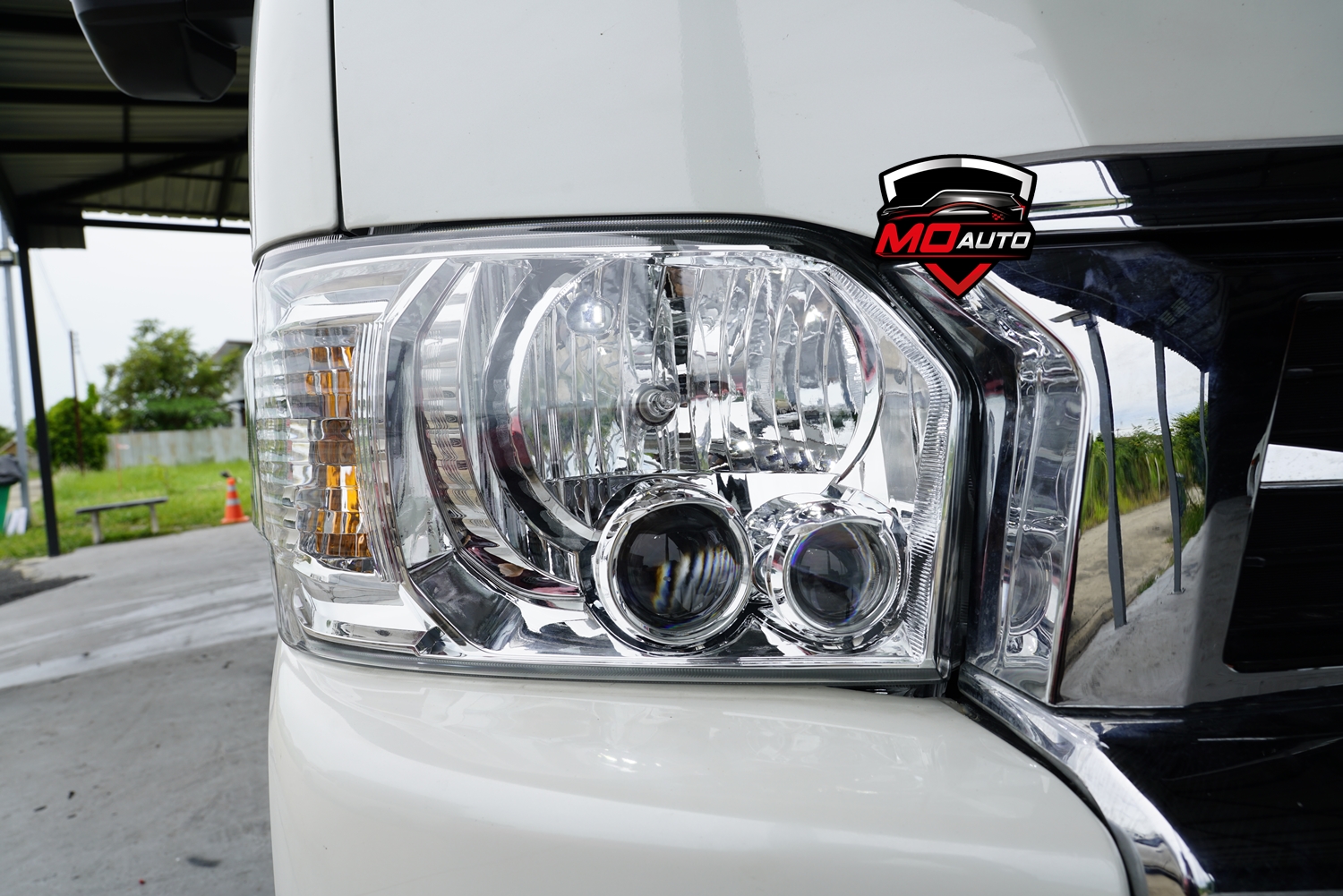 ไฟหน้าโปรเจคเตอร์ TOYOTA HIACE COMMUTER KDH222 VENTURY ปี 2014 -2018