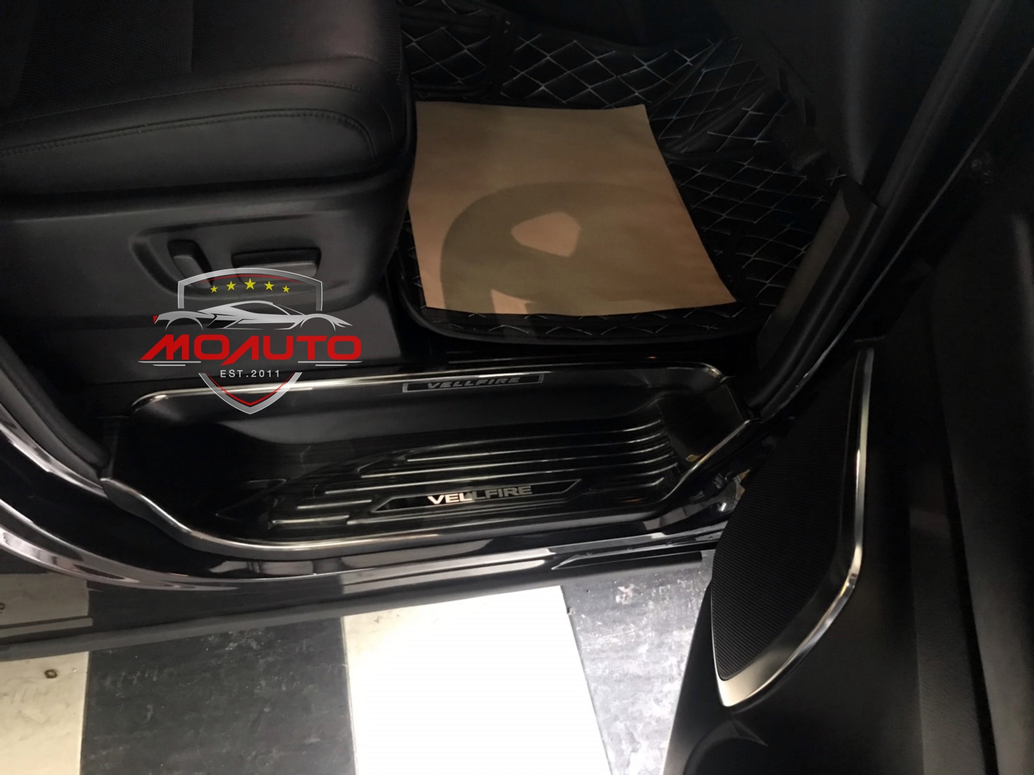 เพลทกันรอยเท้าชายประตู ALPHARD / VELLFIRE MC V2