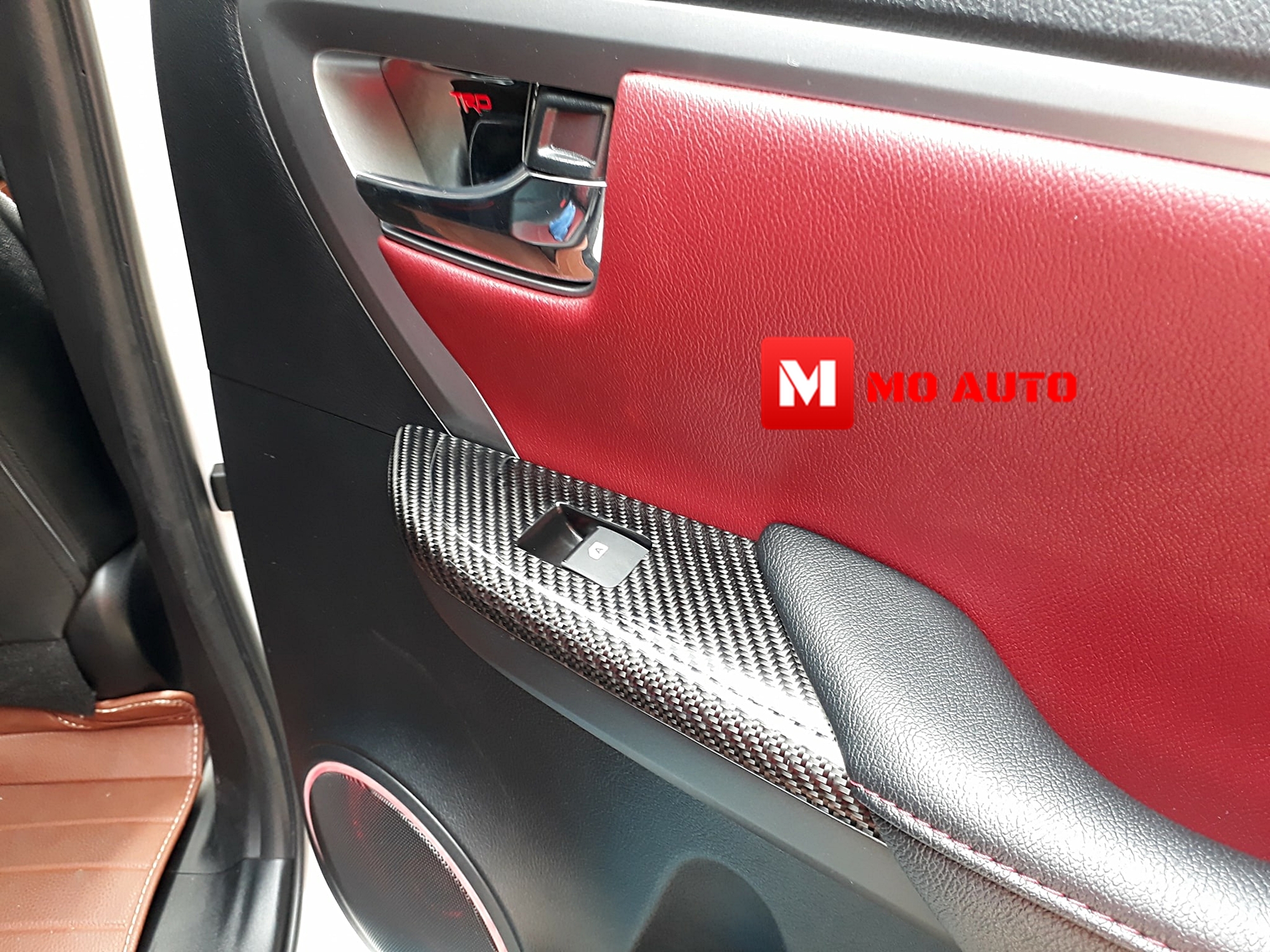 แผงสวิตประตูคาร์บอนแท้ NEW FORTUNER REVO