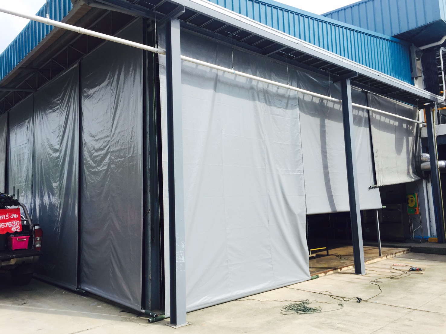 ผ้าใบชักรอก กว้าง 6เมตร สูง 5.5มตร (ไม่รวมเสาค้ำ) กันสาดผ้าใบ ชักรอกผ้าใบ ผ้าใบม้วนขึ้นลง ผ้าใบม้วนเก็บได้ ผ้าใบตลาดนัด มีทุกสี 6m x 5.5m