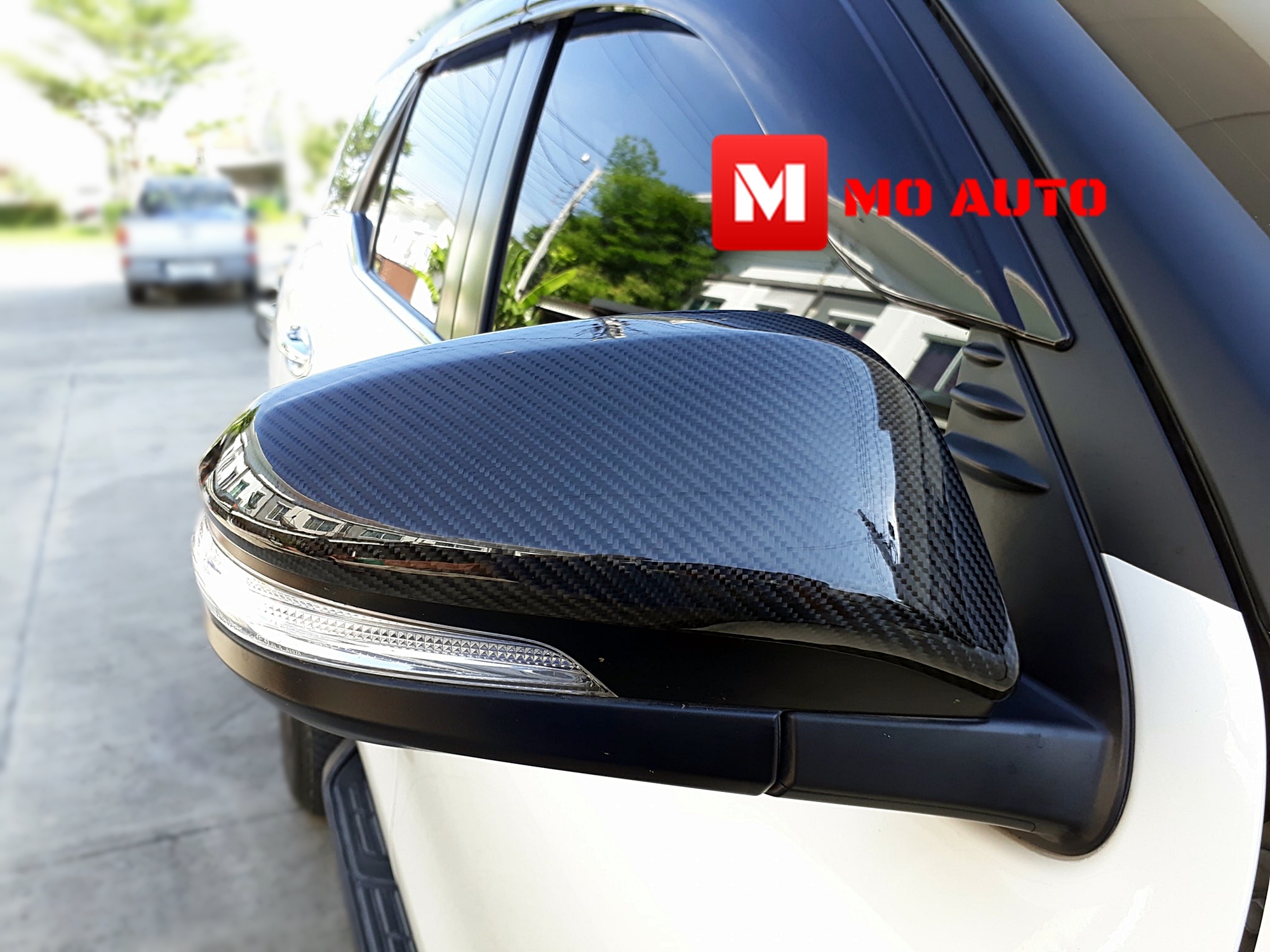 ฝาครอบกระจกมองข้างคาร์บอนแท้ NEW FORTUNER REVO