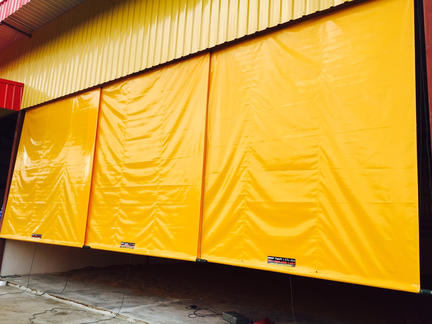 ผ้าใบชักรอก กว้าง 6เมตร สูง 5มตร (ไม่รวมเสาค้ำ) กันสาดผ้าใบ ชักรอกผ้าใบ ผ้าใบม้วนขึ้นลง ผ้าใบม้วนเก็บได้ ผ้าใบตลาดนัด มีทุกสี 6m x 5m