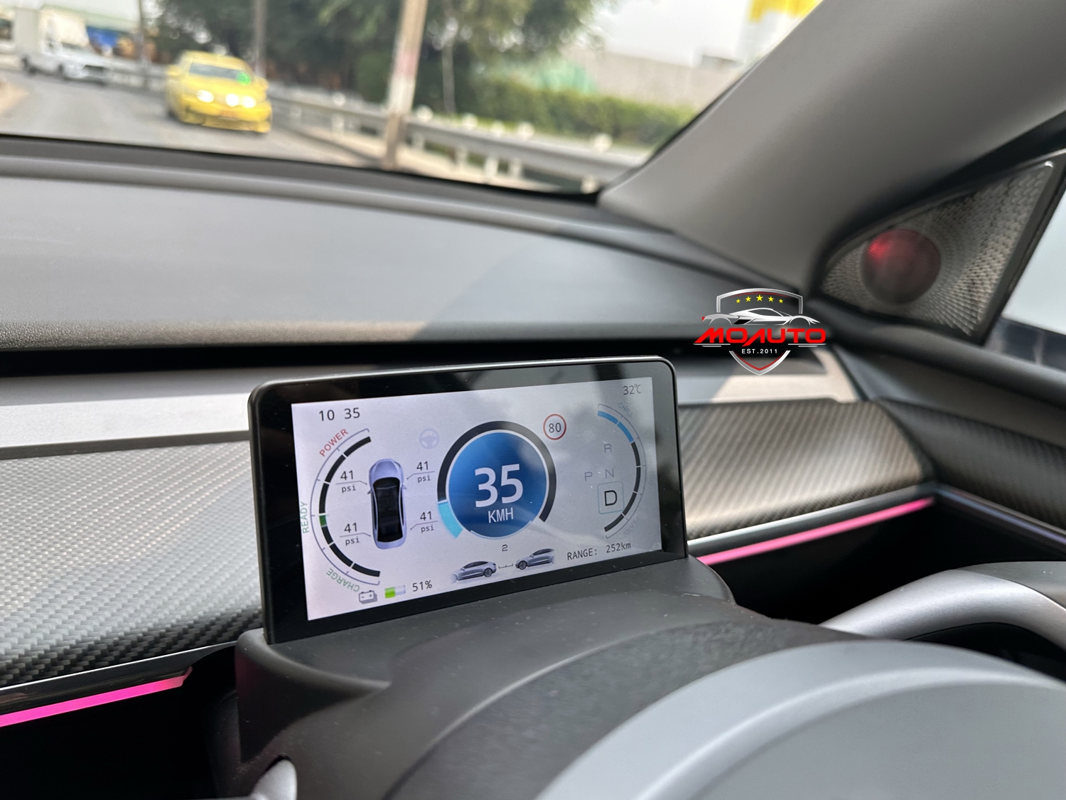หน้าจอเรือนไมค์ดิจิตอล 5 นิ้ว Tesla Model Y