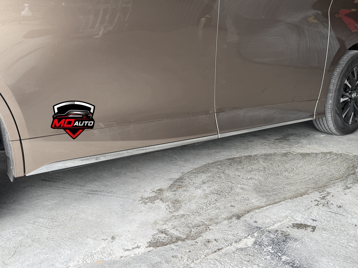 คิ้วกันกระแทกชายประตูล่าง ALPHARD 40 / VELLFIRE 40