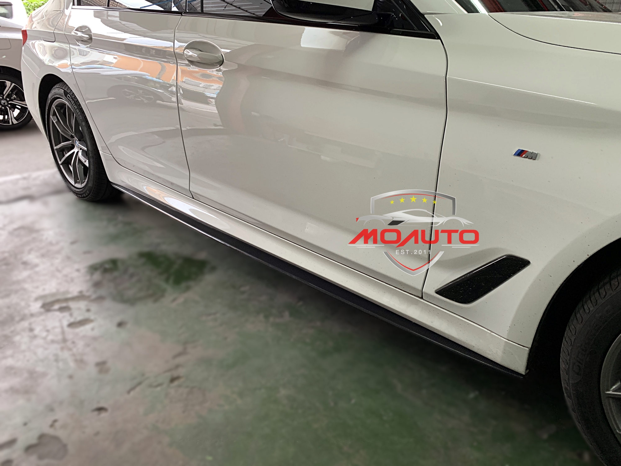 ลิ้นสเกิร์ตข้าง คาร์บอน แท้ / ดำเงา BMW G30