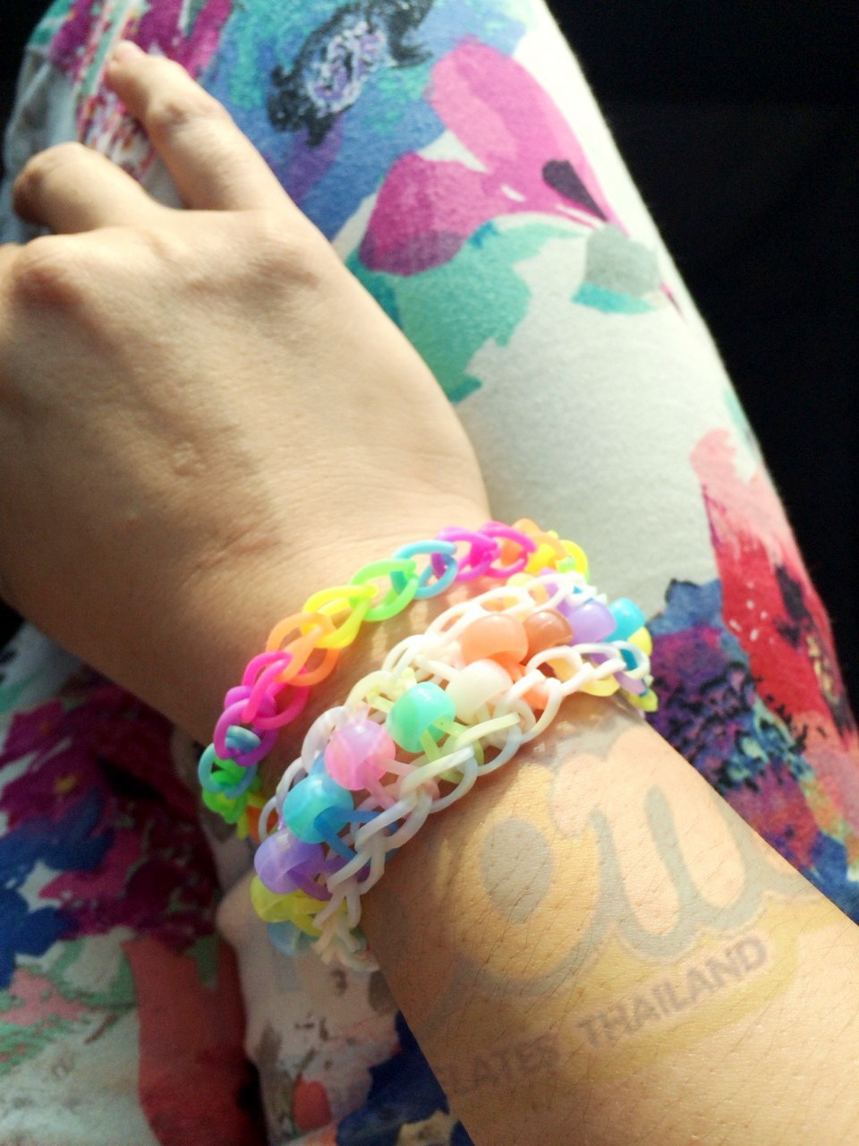 Beadsตกแต่งกำไลยาง ซิลิโคน Loom band จาก DIY Loom Bracelets Thailand