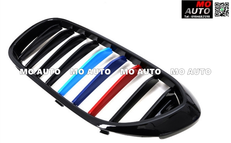 กระจังหน้า BMW G30 ทรง M Performance พร้อมแถบสี ///