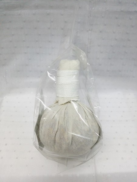 สมุนไพร "ลูกประคบ" ขนาดบรรจุสมุนไพรลูกละ 170 กรัม