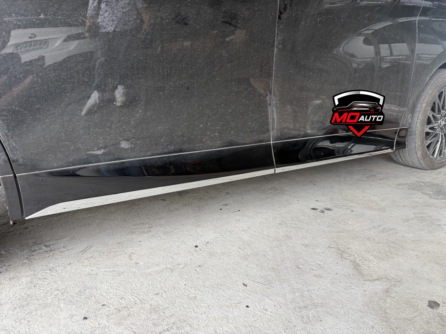 คิ้วกันกระแทกชายประตูล่าง ALPHARD 40 / VELLFIRE 40