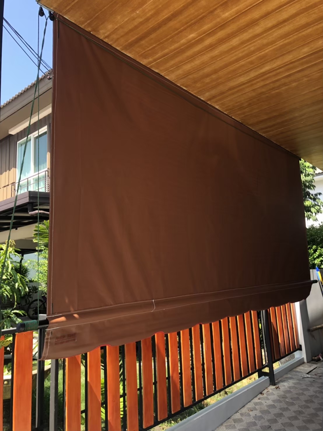 ผ้าใบชักรอก กว้าง 6เมตร สูง 4.5มตร (ไม่รวมเสาค้ำ) กันสาดผ้าใบ ชักรอกผ้าใบ ผ้าใบม้วนขึ้นลง ผ้าใบม้วนเก็บได้ ผ้าใบตลาดนัด มีทุกสี 6m x 4.5m