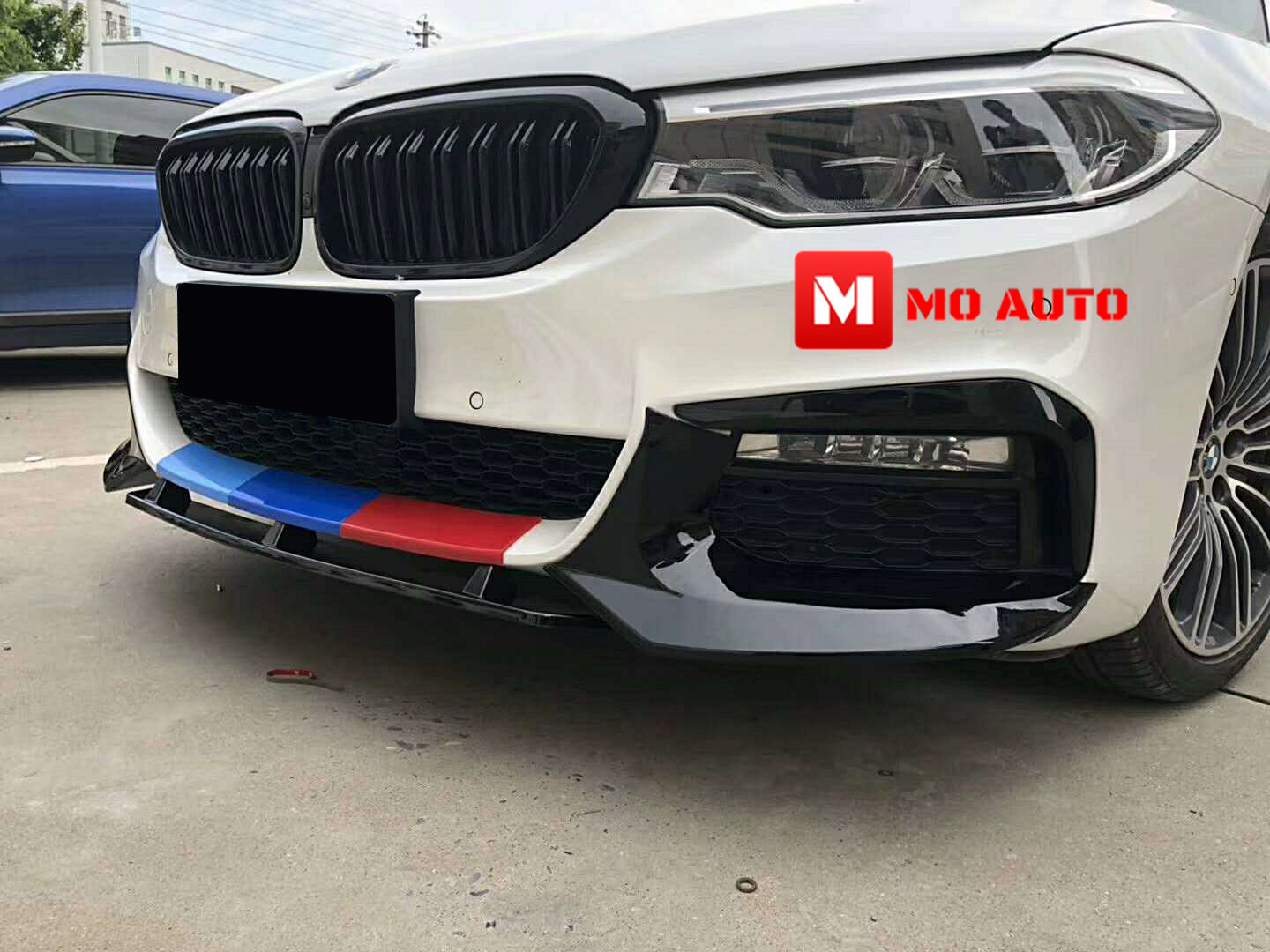ลิ้นหน้าพร้อมแถบสี ///M Performance G30