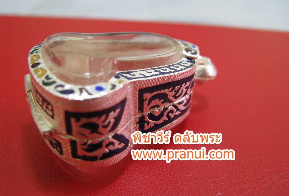 ตลับเงินลงยาใส่รูปหล่อขนาดเล็ก