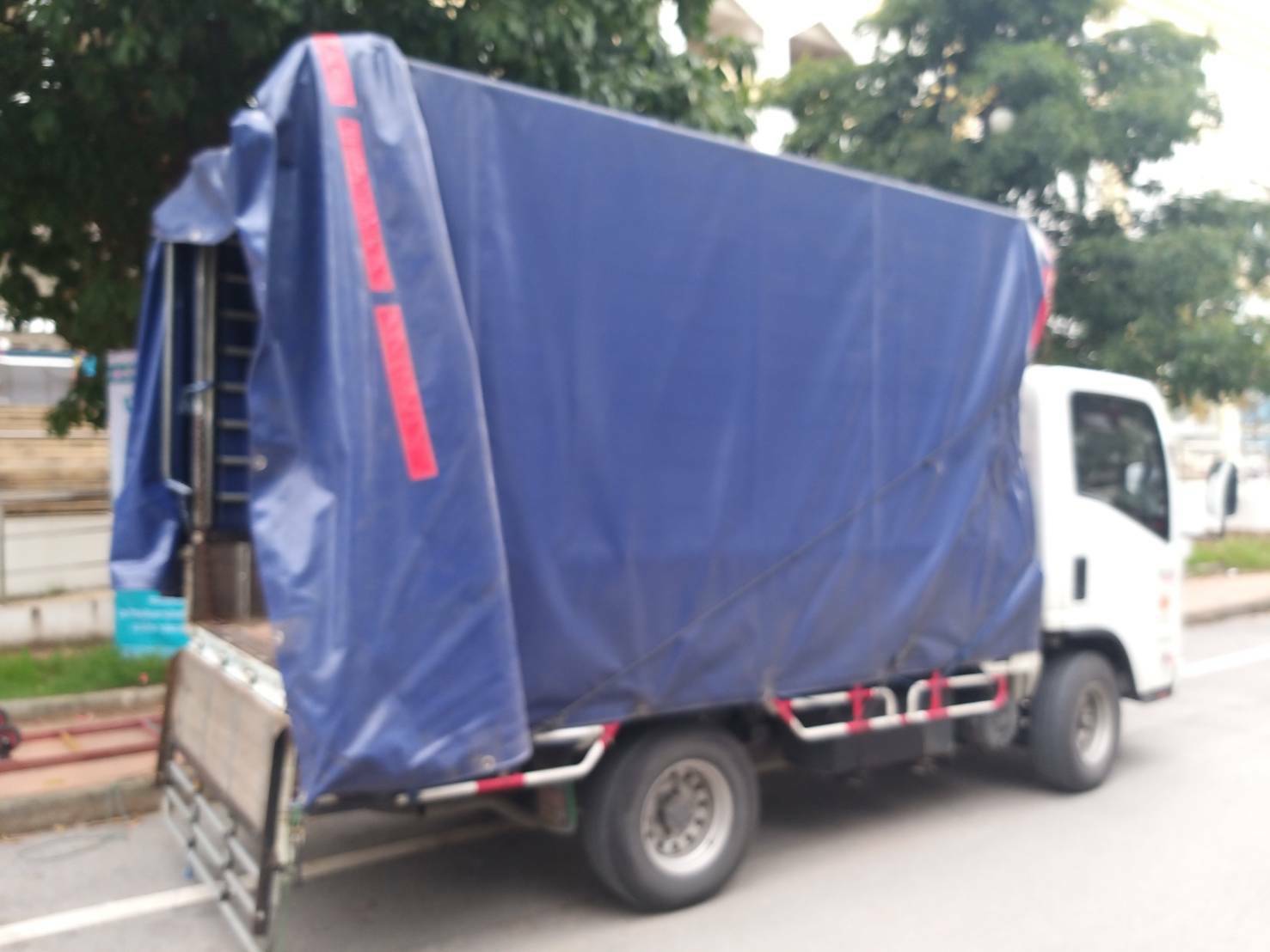 ผ้าใบคลุมรถบรรทุก ขนาด 5m x 6m ผ้าใบคลุมรถสิบล้อ ผ้าใบคลุมรถหกล้อ ผ้าใบรถพ่วง ผ้าใบรถเทเลอร์ ผ้าใบคลุมคอกกระบะ ผ้าใบคูนิล่อน ผ้าใบคลุมรถพ่วง 18 ล้อ