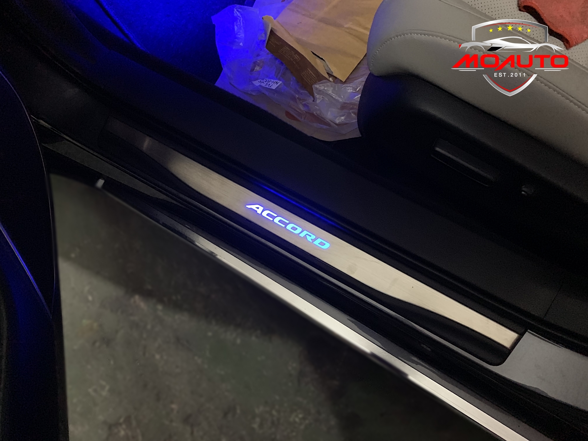 สคับเพลท LED กันรอยชายบันได ACCORD G10