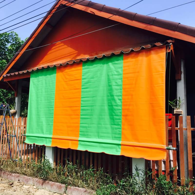 ผ้าใบชักรอก กว้าง 6เมตร สูง 4.5มตร (ไม่รวมเสาค้ำ) กันสาดผ้าใบ ชักรอกผ้าใบ ผ้าใบม้วนขึ้นลง ผ้าใบม้วนเก็บได้ ผ้าใบตลาดนัด มีทุกสี 6m x 4.5m