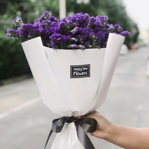 statice flower bouquet