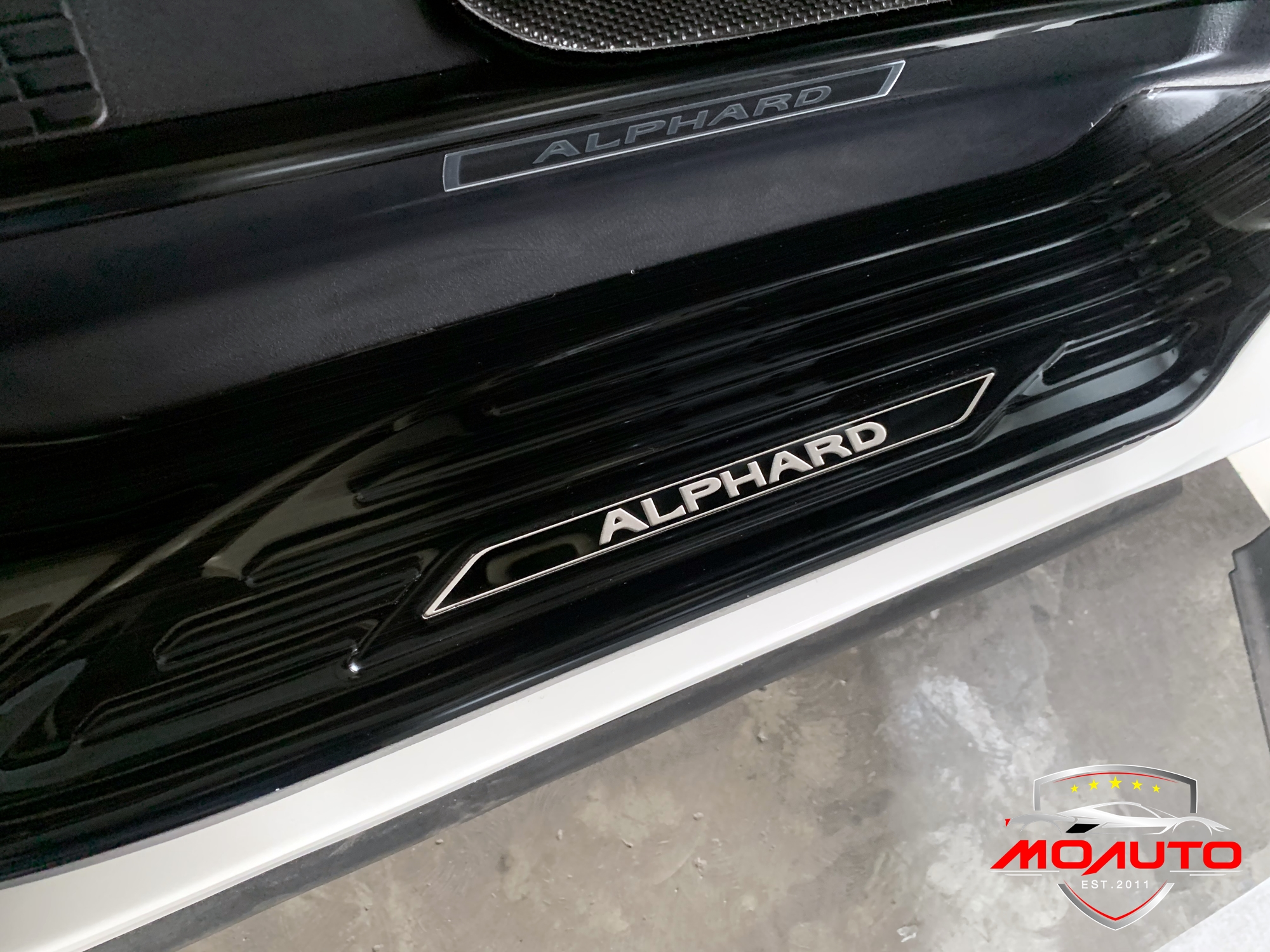 เพลทกันรอยเท้าชายประตู ALPHARD / VELLFIRE MC V2